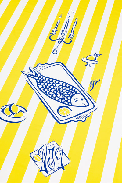 Nappe en 100% coton rayée jaune et bleue motif Le Poisson en version rectangulaire faite en France style méditerranéen