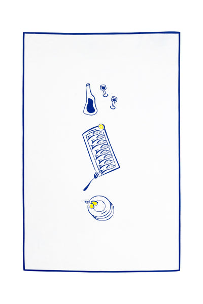 Nappe en 100% coton blanche et bleue motif La Sardine en version rectangulaire faite en France style méditerranéen
